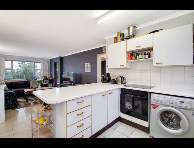 2 BEDROOM APARTMENT FOR SALE IN FOURWAYS GARDENS